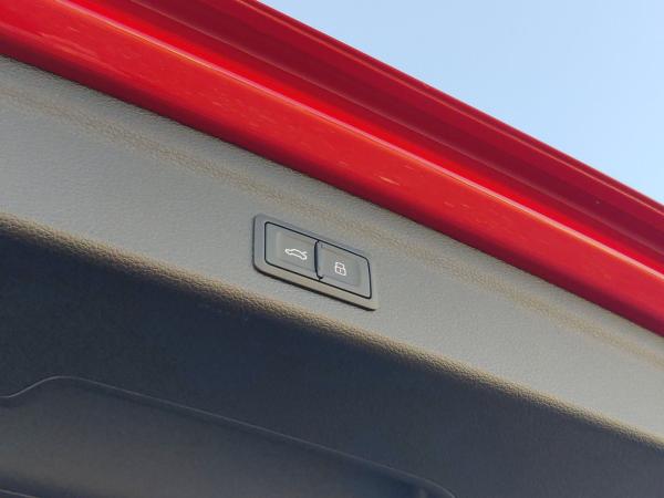 Audi Q3 35 TFSI S line Pano*360°*Matrix*AHK*CarPlay*