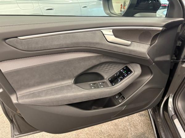 Audi A6 Avant S line e-hybrid quattro edition one