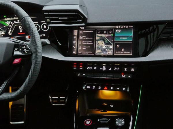 Audi RS3 RS 3 Limousine*RS-Abgas*Pano*280km/h*Schalensitz