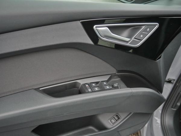 Audi Q4 e-tron Q4 35 e-tron 0,25%ACC*LED*Navi*RFK*Virtual*Sitzh