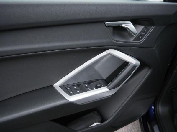 Audi Q3 35 TFSI advanced ACC*AHK*Navigation*Sound*