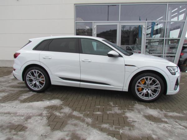 Audi e-tron 55 quattro 300 kW S line sofort verfügbar