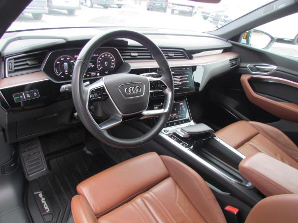 Audi e-tron 55 quattro 300 kW S line sofort verfügbar