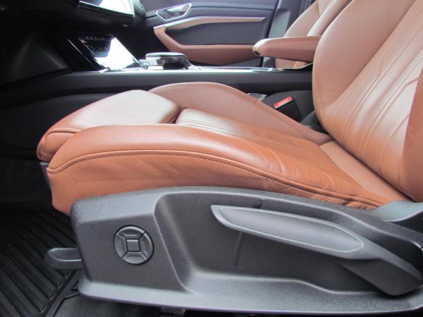 Audi e-tron 55 quattro 300 kW S line sofort verfügbar