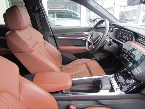 Audi e-tron 55 quattro 300 kW S line sofort verfügbar