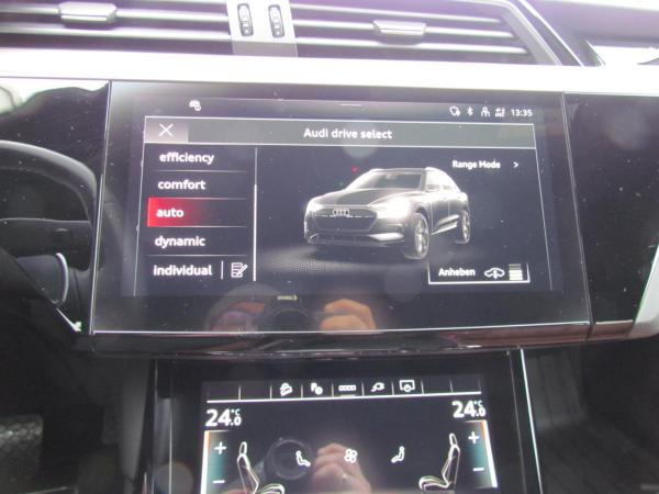 Audi e-tron 55 quattro 300 kW S line sofort verfügbar