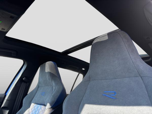 Volkswagen Golf Variant R 2,0TSI 245kW DSG 4MOT BLACK STYLE