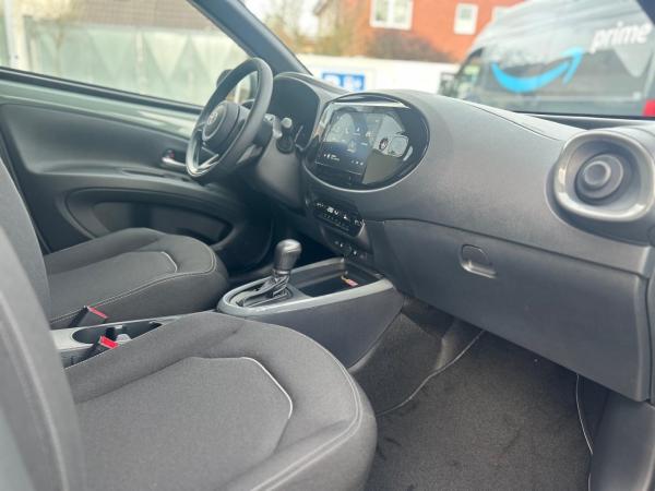 Toyota Aygo X Hybrid 1,5l Teamplayer CVT LED ACC ACP SHZ DAB