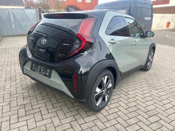 Toyota Aygo X Hybrid 1,5l Teamplayer CVT LED ACC ACP SHZ DAB