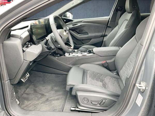 Audi A6 e-tron A6 Avant e-tron performance S line AHK HUD 21