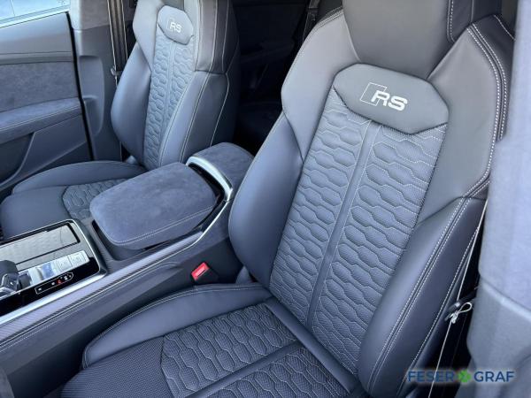 Audi RS Q8 SUV performance Matrix/Vmax305/RS-AgA/AHK