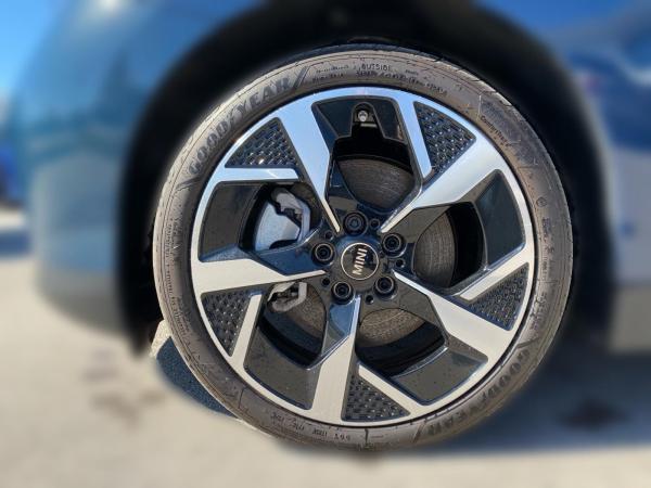 MINI Cooper E Favoured Trim Paket M Pano LED LRH HUD