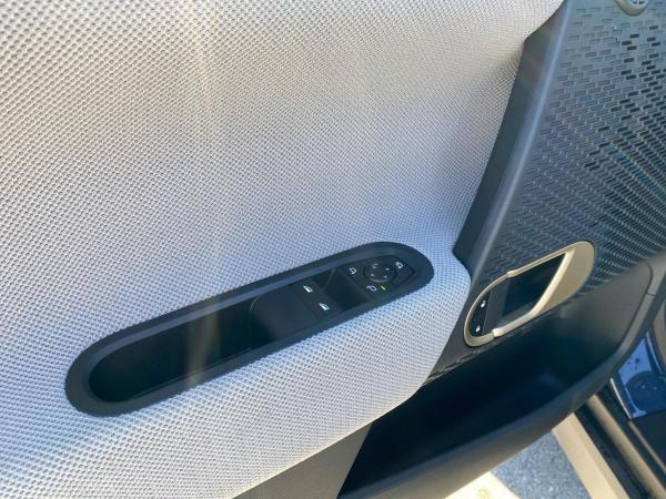 MINI Cooper E Favoured Trim Paket M Pano LED LRH HUD