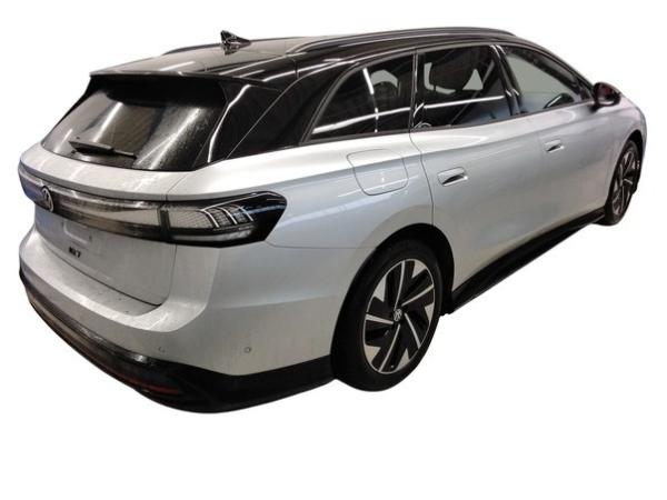 Volkswagen ID.7 Tourer Pro +WÄRMEPUMPE+AHK+KAMERA+