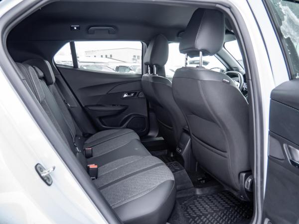 Peugeot 2008 Allure 130 EAT8 *ACC*SITZHZG*APPLE/ANDROID*LEDER*SN 82