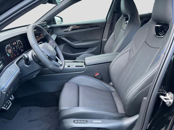 Volkswagen Passat R-Line 2,0TSI 195KW 4MOTION DSG SIGNATURE