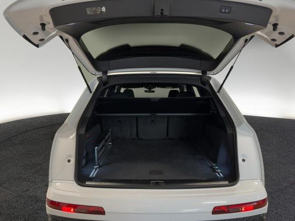 Audi Q7 S line TDI qu.tiptr. AHK MATRIX RFK NACHTS