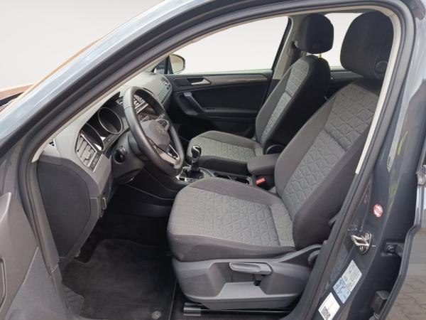 Volkswagen Tiguan Sofort verfügbar*Haustürlieferung*Diebstahlwarnanlage*Navi*Winter-Paket*elektr. Heckklappe