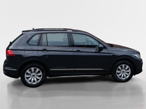 Volkswagen Tiguan Sofort verfügbar*Haustürlieferung*Diebstahlwarnanlage*Navi*Winter-Paket*elektr. Heckklappe