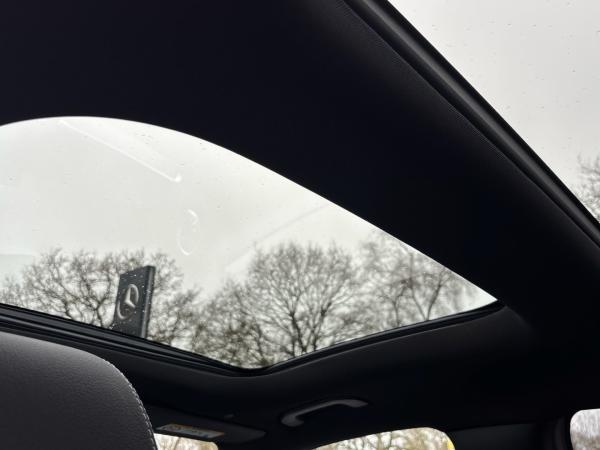 Mercedes-Benz GLB 200 d AMG Night Multibeam Pano AHK 7-Sitzer