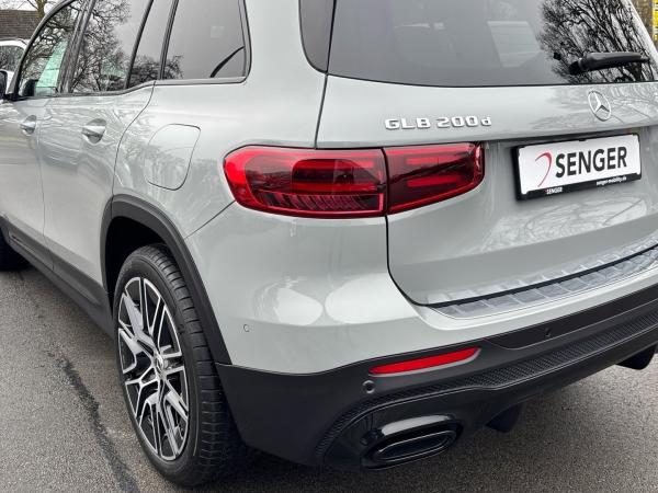 Mercedes-Benz GLB 200 d AMG Night Multibeam Pano AHK 7-Sitzer