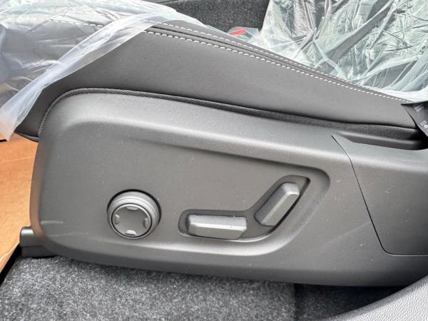 Volvo EX40 Twin Motor Performance AWD ULTRA - BLACK EDITION - Inkl. Anhängerkupplung! - Sofort lieferbar!