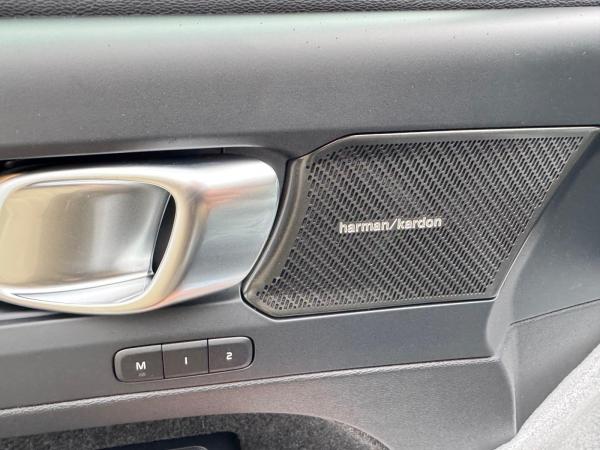 Volvo EX40 Twin Motor Performance AWD ULTRA - BLACK EDITION - Inkl. Anhängerkupplung! - Sofort lieferbar!