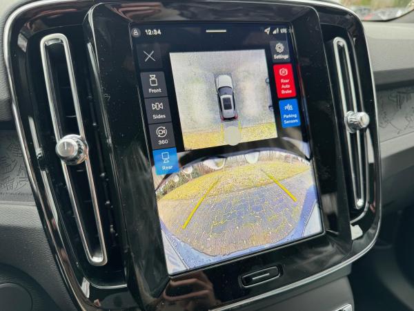 Volvo EX40 Single Motor Extended Range PLUS - BLACK EDITION - Inkl Anhängerkupplung! - Sofort lieferbar!