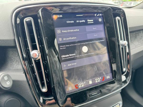 Volvo EX40 Single Motor Extended Range PLUS - BLACK EDITION - Inkl Anhängerkupplung! - Sofort lieferbar!