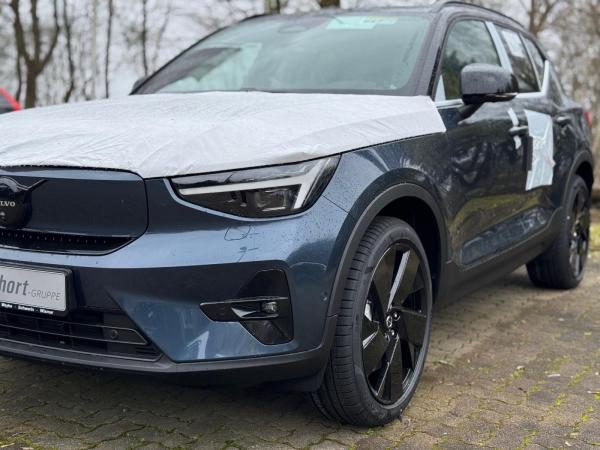 Volvo EX40 Single Motor Extended Range PLUS - BLACK EDITION - Inkl Anhängerkupplung! - Sofort lieferbar!