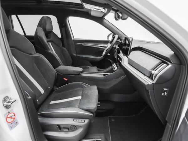 Skoda Kodiaq 2.0 TDI DSG 4x4 Sportline AHK Navi Pano Kamera Winter