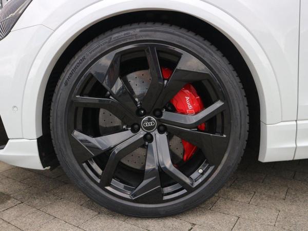 Audi RS Q8 quattro PANO+KERAMIK+AHK+HEADUP+ACC+MATRIX Audi RS Q8 quattro PANO+KERAMIK+AHK+HEADUP+ACC+MATRIX