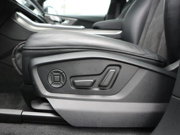 Audi RS Q8 quattro PANO+KERAMIK+AHK+HEADUP+ACC+MATRIX Audi RS Q8 quattro PANO+KERAMIK+AHK+HEADUP+ACC+MATRIX