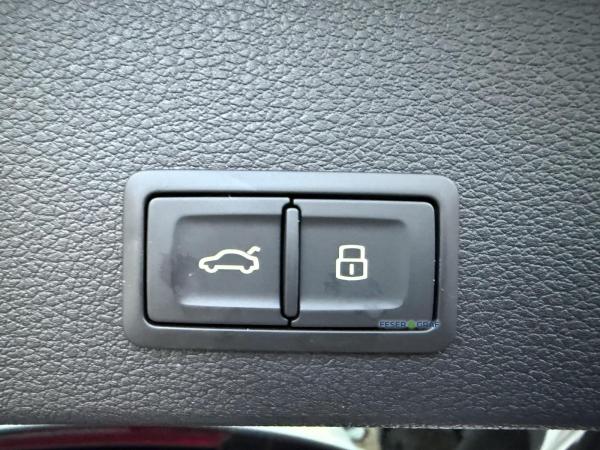 Audi Q2 S line 35 TFSI Navi/SHZ/Kamera/AHK/ACC