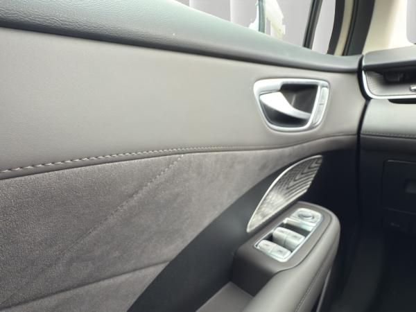 MG S6 EV Luxury  77kw/h Akku, 244PS