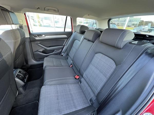 Volkswagen Passat Variant 2.0 TDI ACC+SHZ+PDC+RFK+NAVI+LED