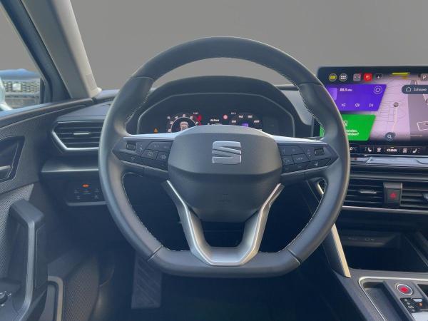 Seat Leon 1.5 eTSI Road Edition DSG Kamera Sitzhzg LED