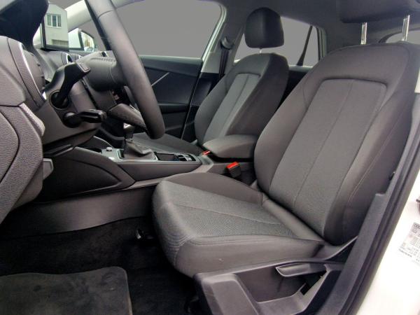 Audi Q2 advanced 30 TFSI 17" LED NAVI PDC SHZ 5J.GAR.