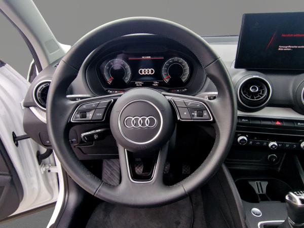 Audi Q2 advanced 30 TFSI 17" LED NAVI PDC SHZ 5J.GAR.