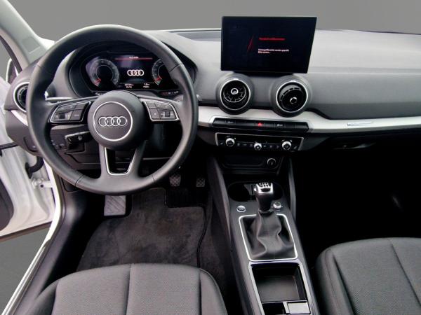 Audi Q2 advanced 30 TFSI 17" LED NAVI PDC SHZ 5J.GAR.