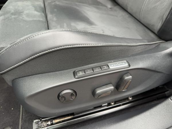 Volkswagen ID.7 Tourer Pro 210/77 Wärmepumpe Navi LED SHZ