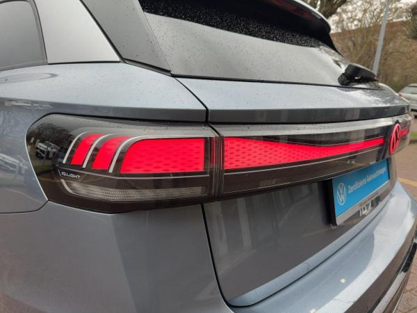 Volkswagen ID.7 Tourer Pro 210/77 Wärmepumpe Navi LED SHZ