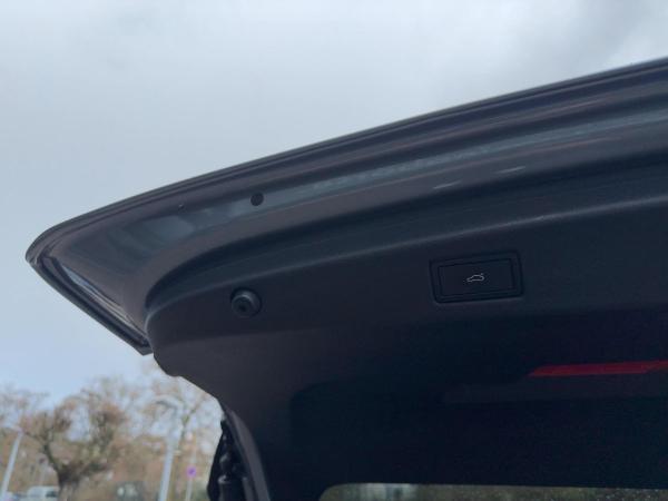 Volkswagen ID.7 Tourer Pro 210/77 Wärmepumpe Navi LED SHZ