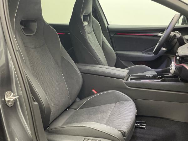 Skoda Superb Combi Sportline 2.0 TDI 150 PS DSG *SOFORT VERFÜGBAR* Skoda Superb Combi Sportline 2.0 TDI 150 PS DSG *SOFORT VERFÜGBAR*