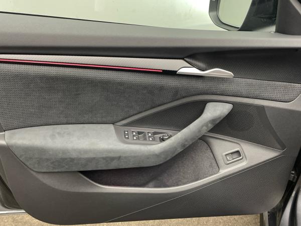 Skoda Superb Combi Sportline 2.0 TDI 150 PS DSG *SOFORT VERFÜGBAR* Skoda Superb Combi Sportline 2.0 TDI 150 PS DSG *SOFORT VERFÜGBAR*