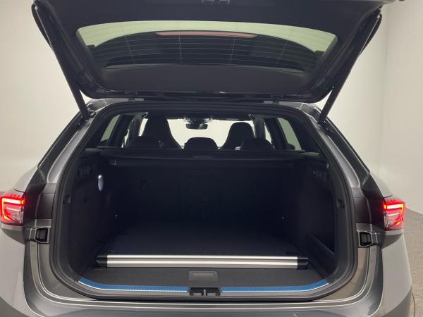 Skoda Superb Combi Sportline 2.0 TDI 150 PS DSG *SOFORT VERFÜGBAR* Skoda Superb Combi Sportline 2.0 TDI 150 PS DSG *SOFORT VERFÜGBAR*