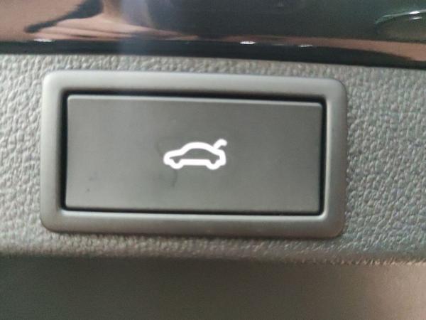 Skoda Octavia Combi Balance 2.0 TDI DSG AHK NAVI LED