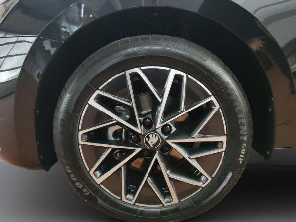 Skoda Octavia Combi Balance 2.0 TDI DSG AHK NAVI LED