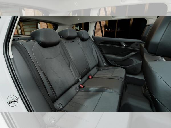 Volkswagen Passat Variant 2.0 TDI DSG Elegance / SOFORT VERFÜGBAR !