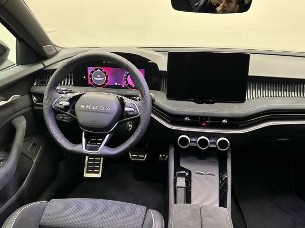 Skoda Superb Combi Sportline 2.0 TDI 193PS DSG 4X4 *SOFORT VERFÜGBAR* Skoda Superb Combi Sportline 2.0 TDI 193PS DSG 4X4 *SOFORT VERFÜGBAR*